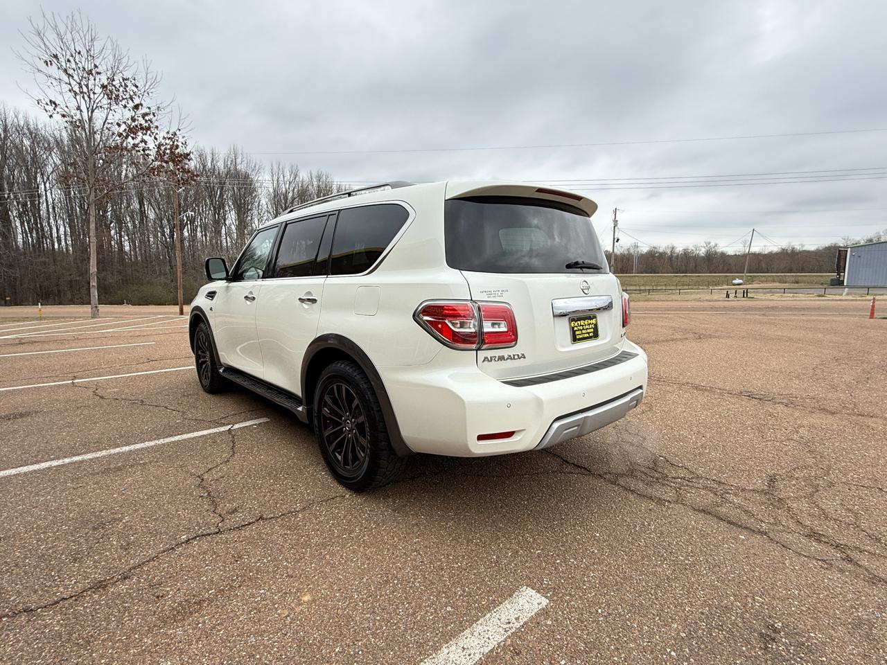 Nissan Armada Platinum AWD 2017