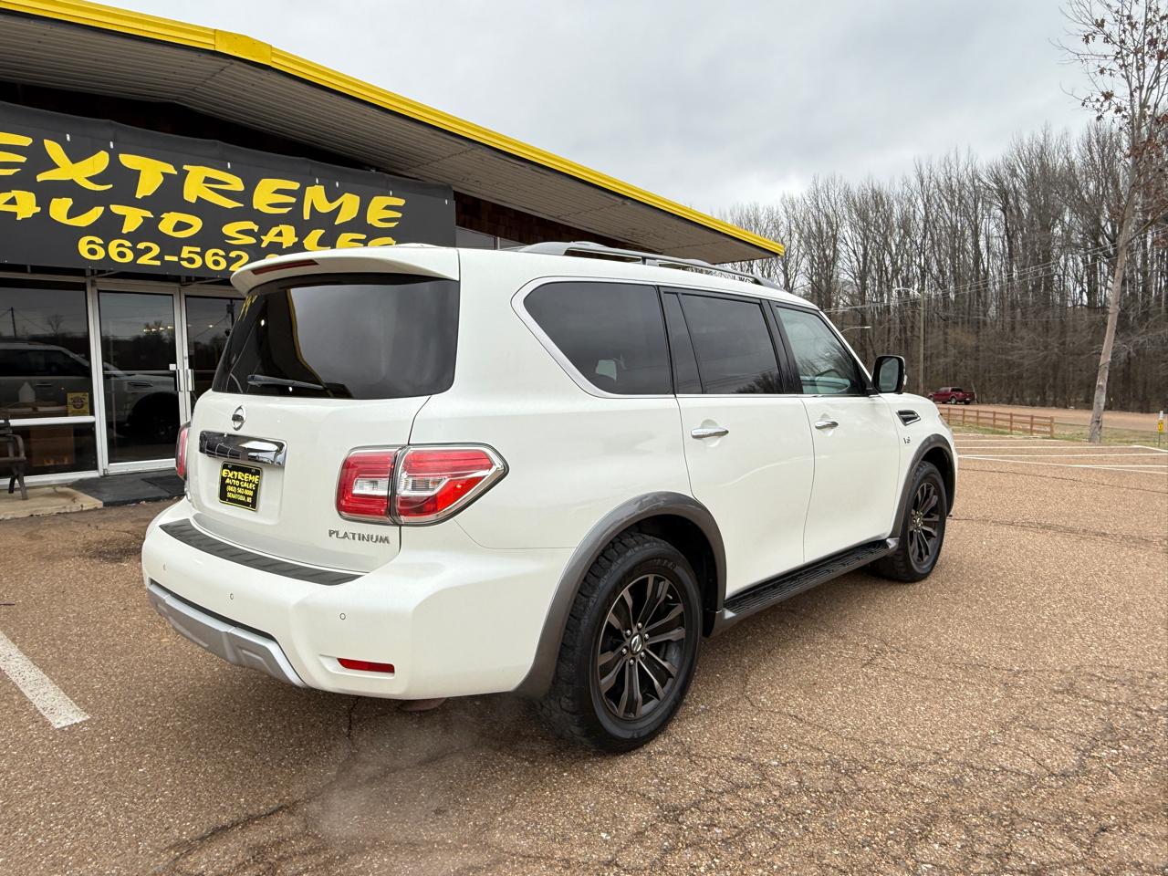 Nissan Armada Platinum AWD 2017