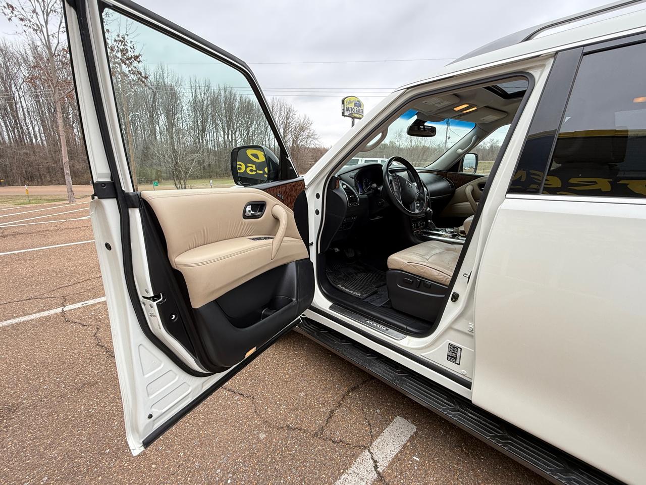 Nissan Armada Platinum AWD 2017