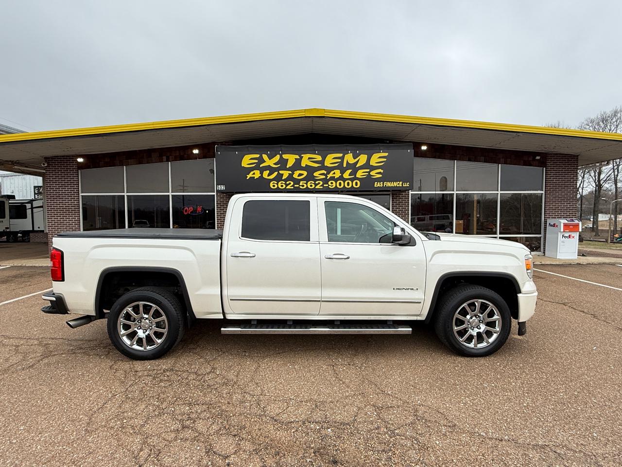 2015 GMC Sierra 1500 Denali Crew Cab Short Box 4WD