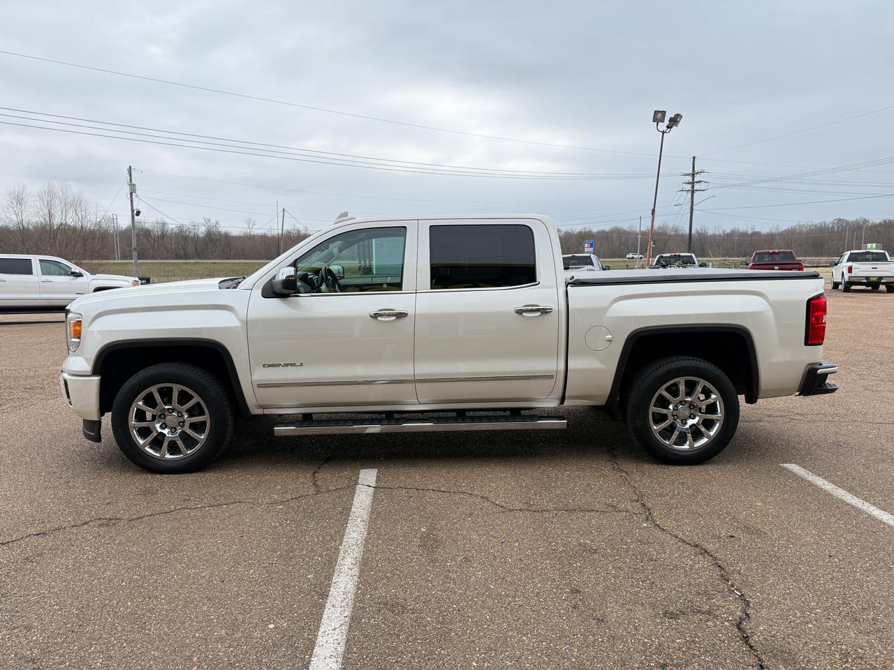 GMC Sierra 1500 Denali Crew Cab Short Box 4WD 2015