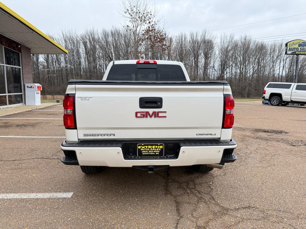 GMC Sierra 1500 Denali Crew Cab Short Box 4WD 2015