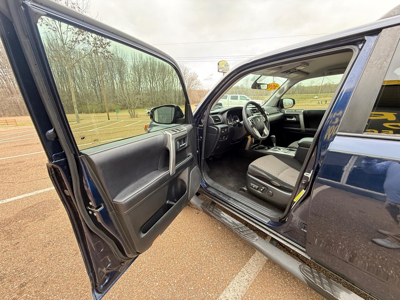 Toyota 4Runner SR5 2WD 2019