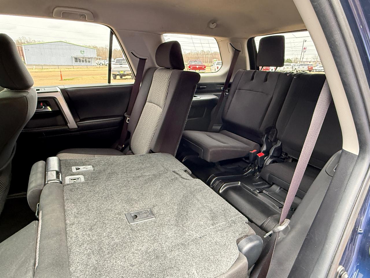 Toyota 4Runner SR5 2WD 2019