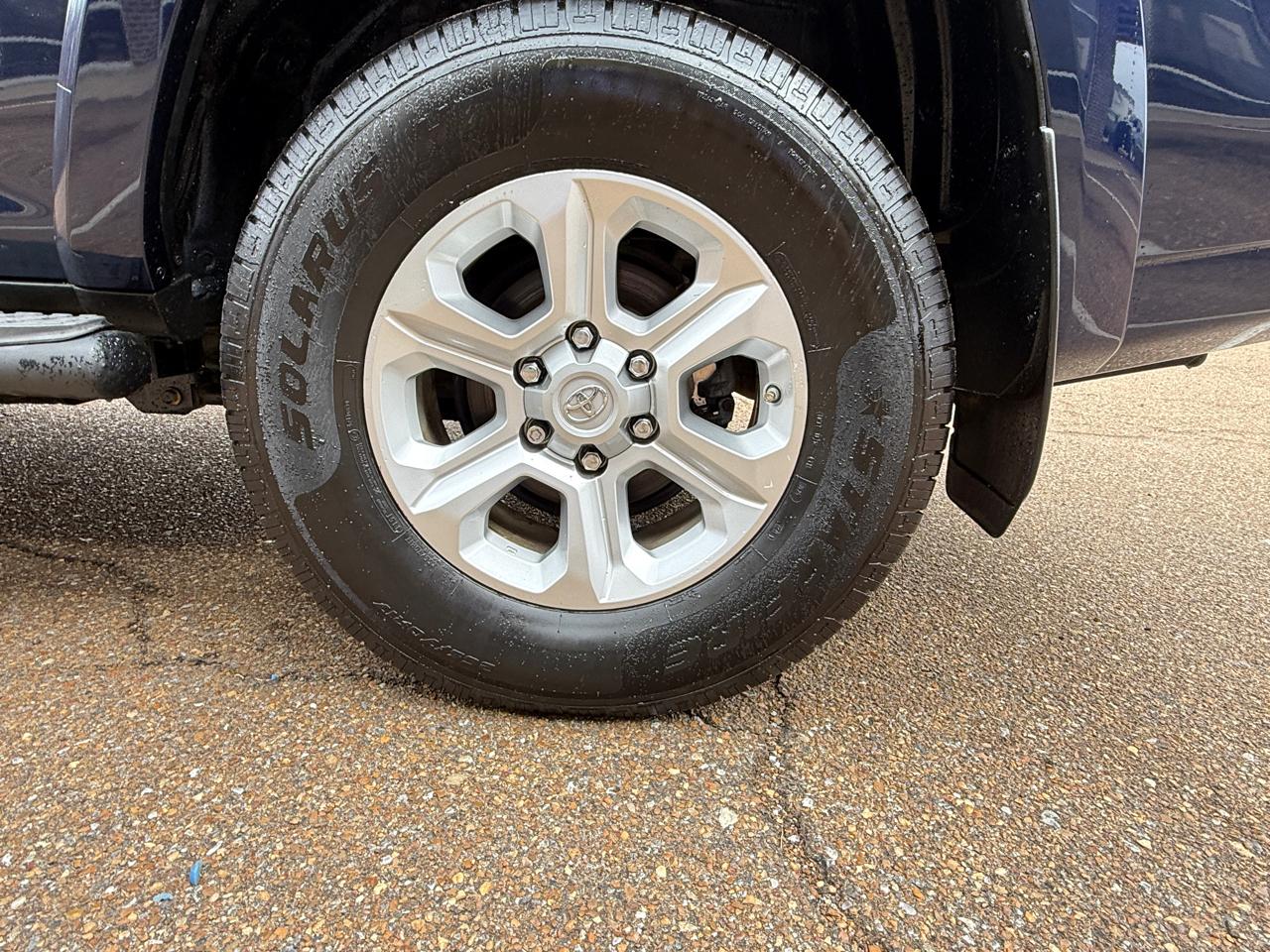 Toyota 4Runner SR5 2WD 2019