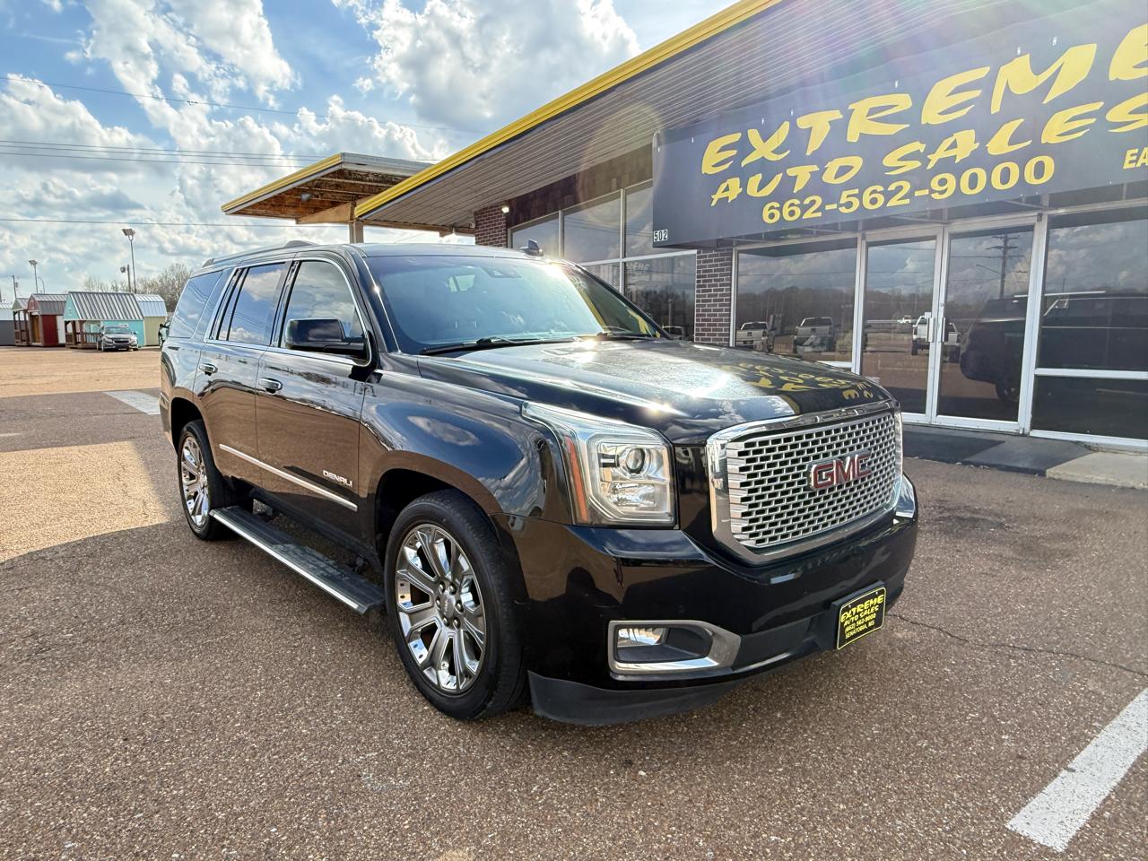 GMC Yukon Denali 4WD 2015