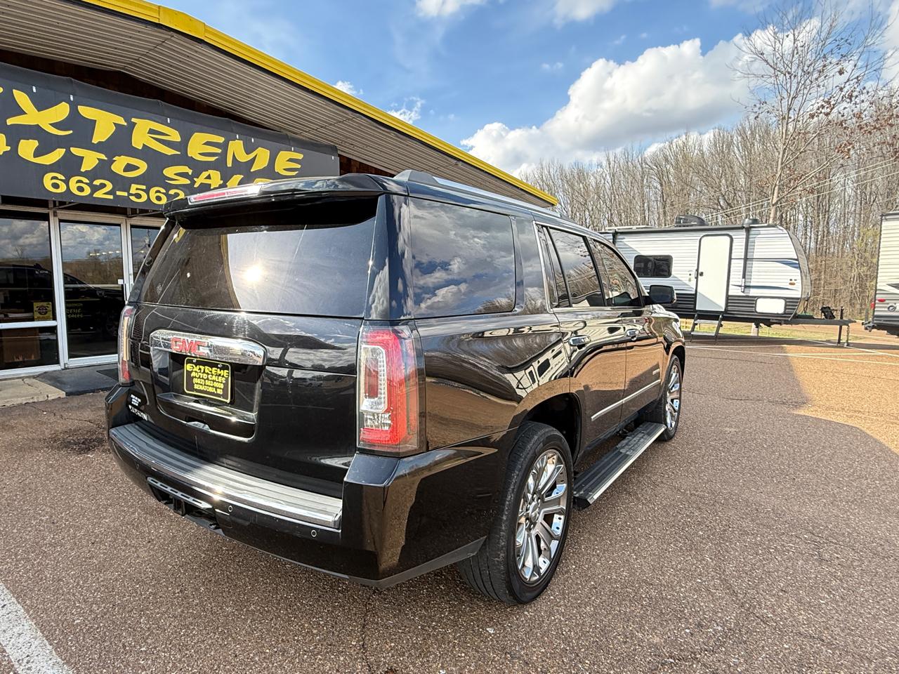 GMC Yukon Denali 4WD 2015