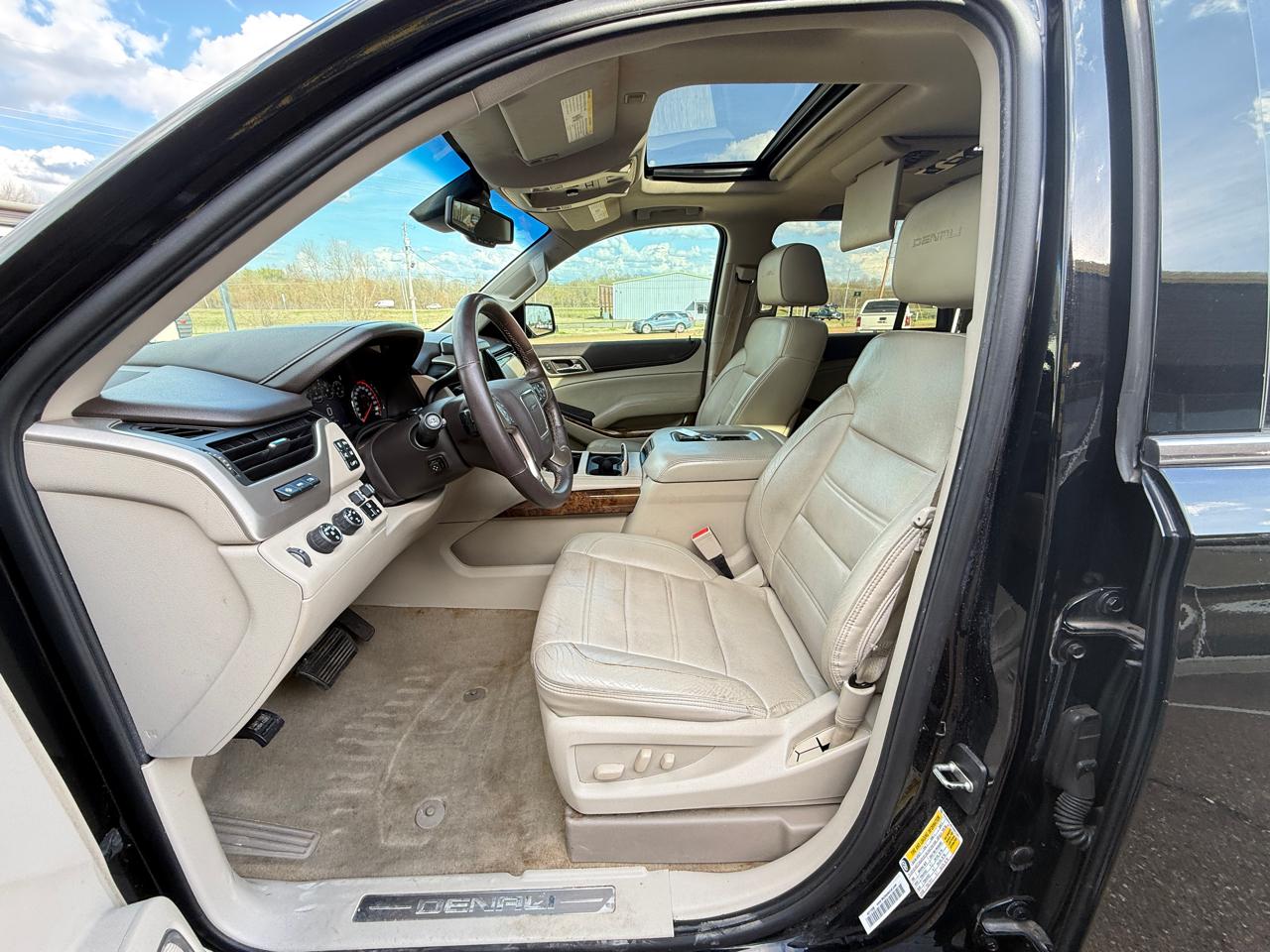 GMC Yukon Denali 4WD 2015