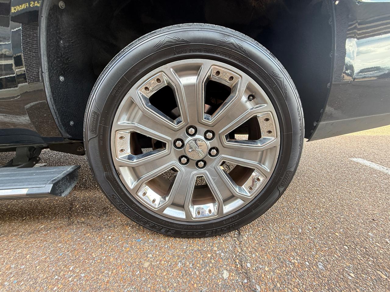 GMC Yukon Denali 4WD 2015