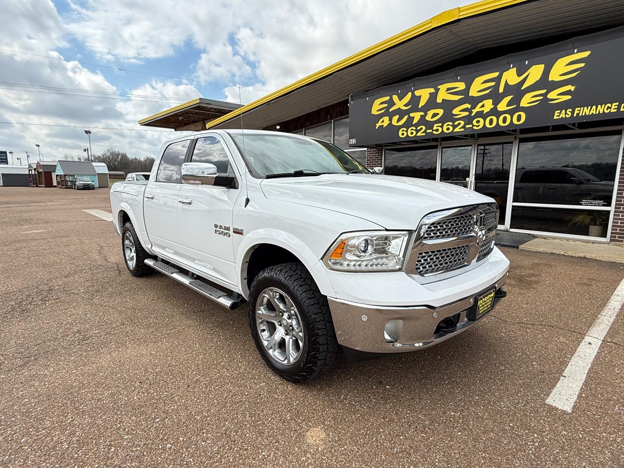 RAM 1500 Laramie Crew Cab SWB 4WD 2016