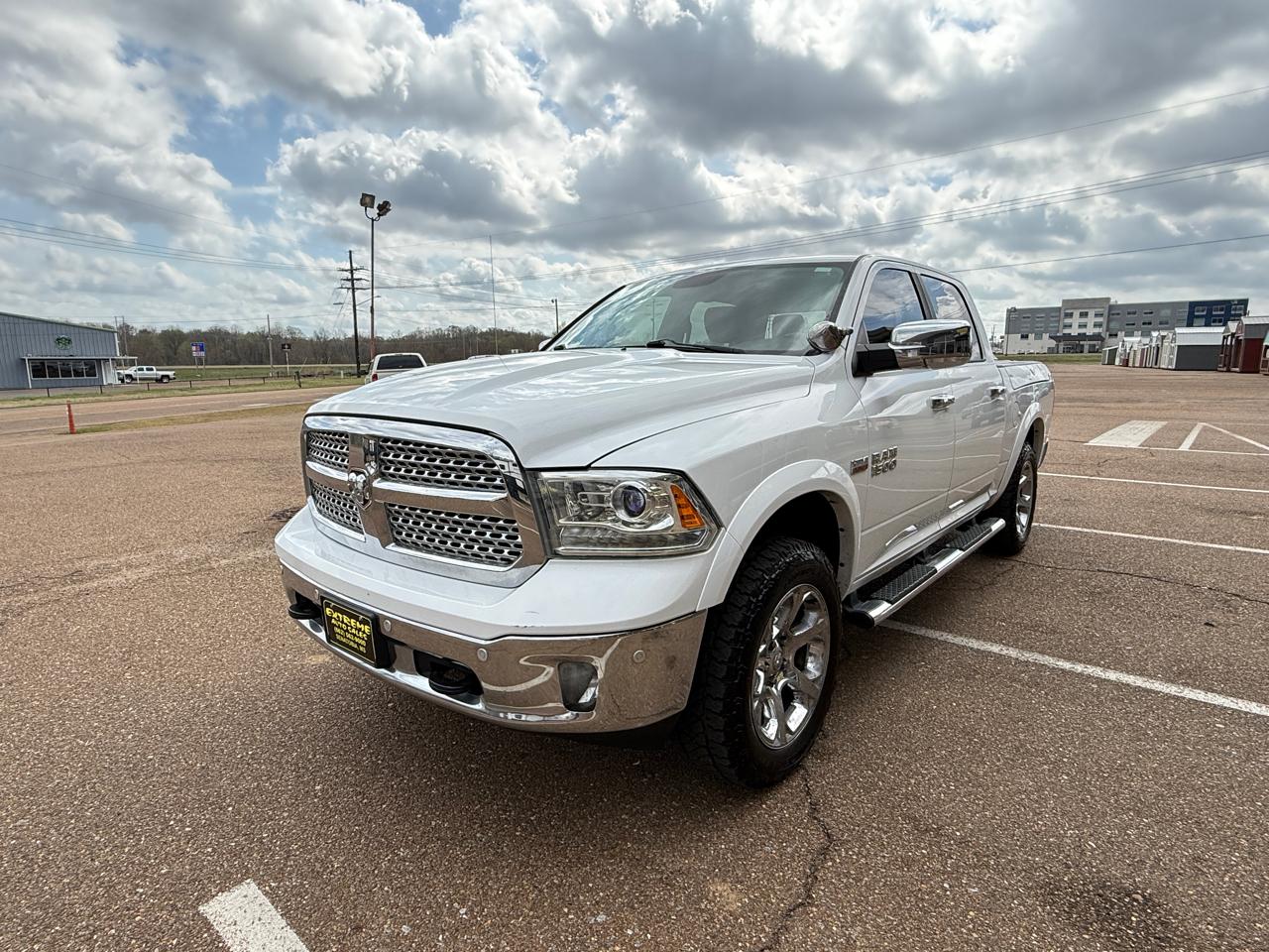 RAM 1500 Laramie Crew Cab SWB 4WD 2016