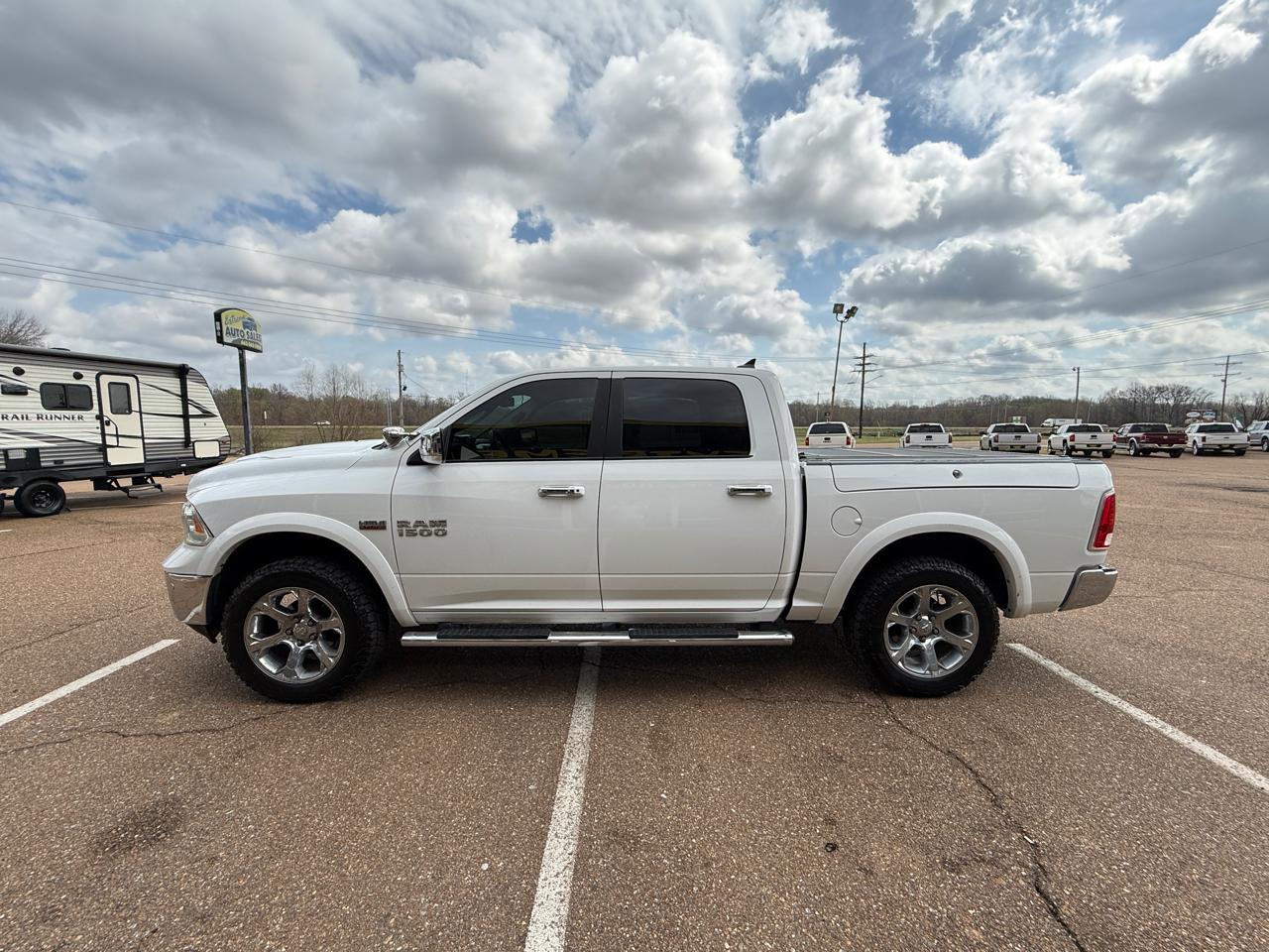 RAM 1500 Laramie Crew Cab SWB 4WD 2016