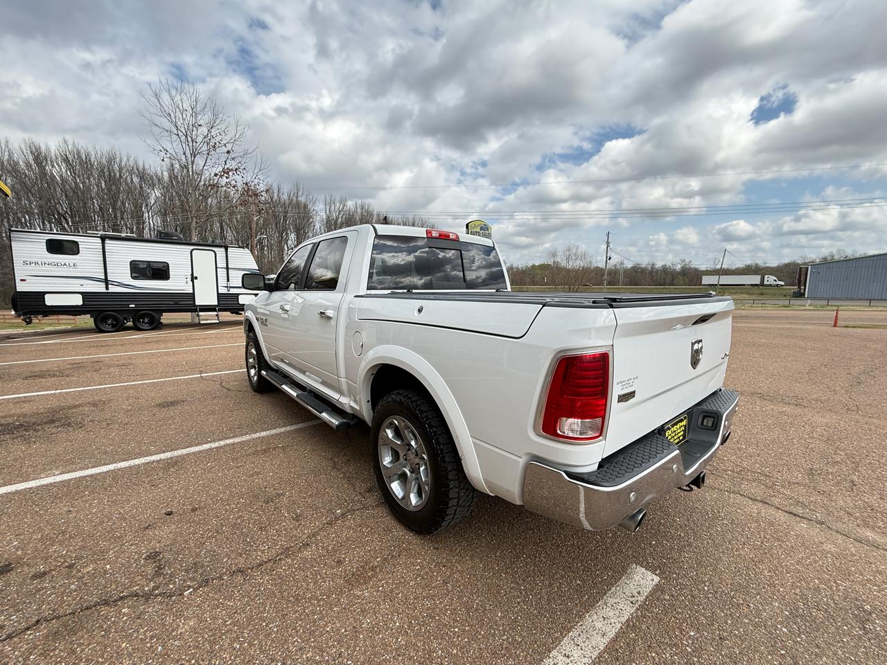 RAM 1500 Laramie Crew Cab SWB 4WD 2016
