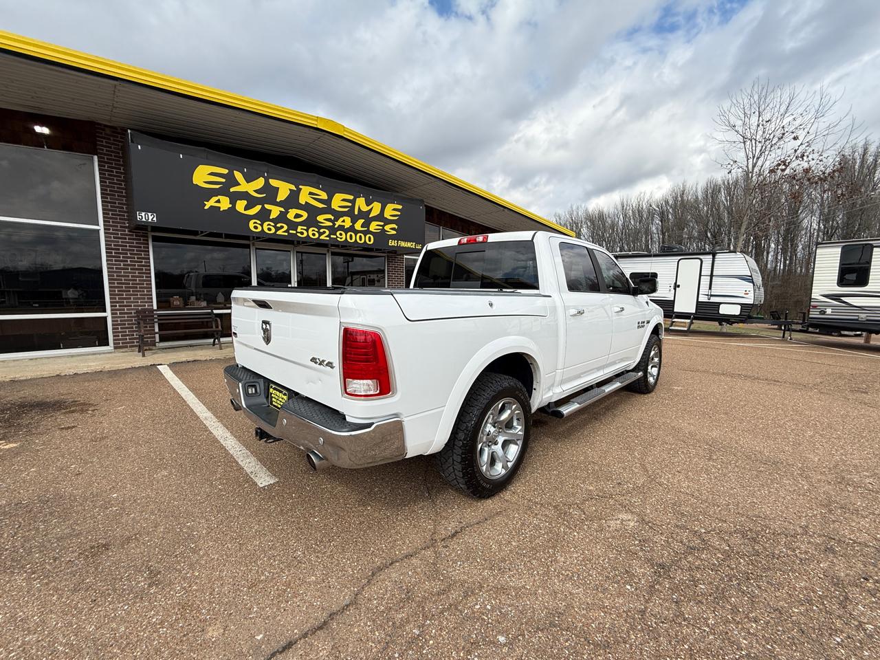 RAM 1500 Laramie Crew Cab SWB 4WD 2016