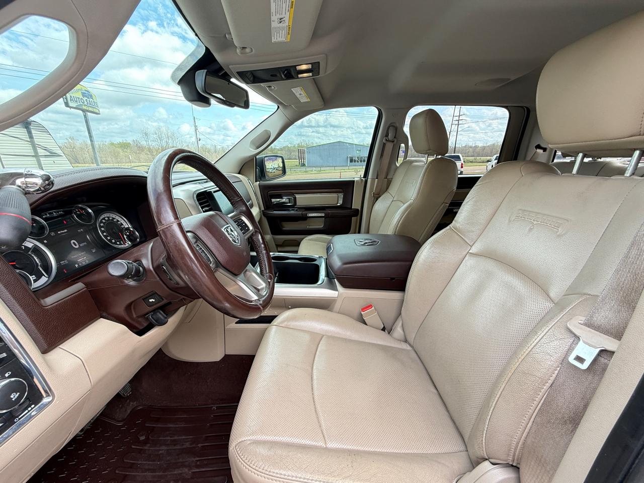 RAM 1500 Laramie Crew Cab SWB 4WD 2016