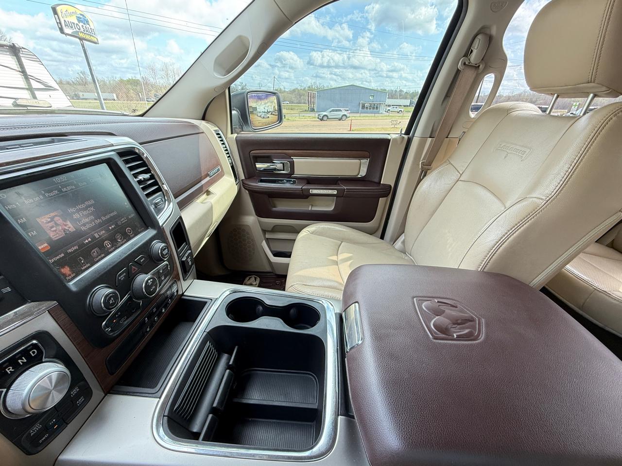 RAM 1500 Laramie Crew Cab SWB 4WD 2016