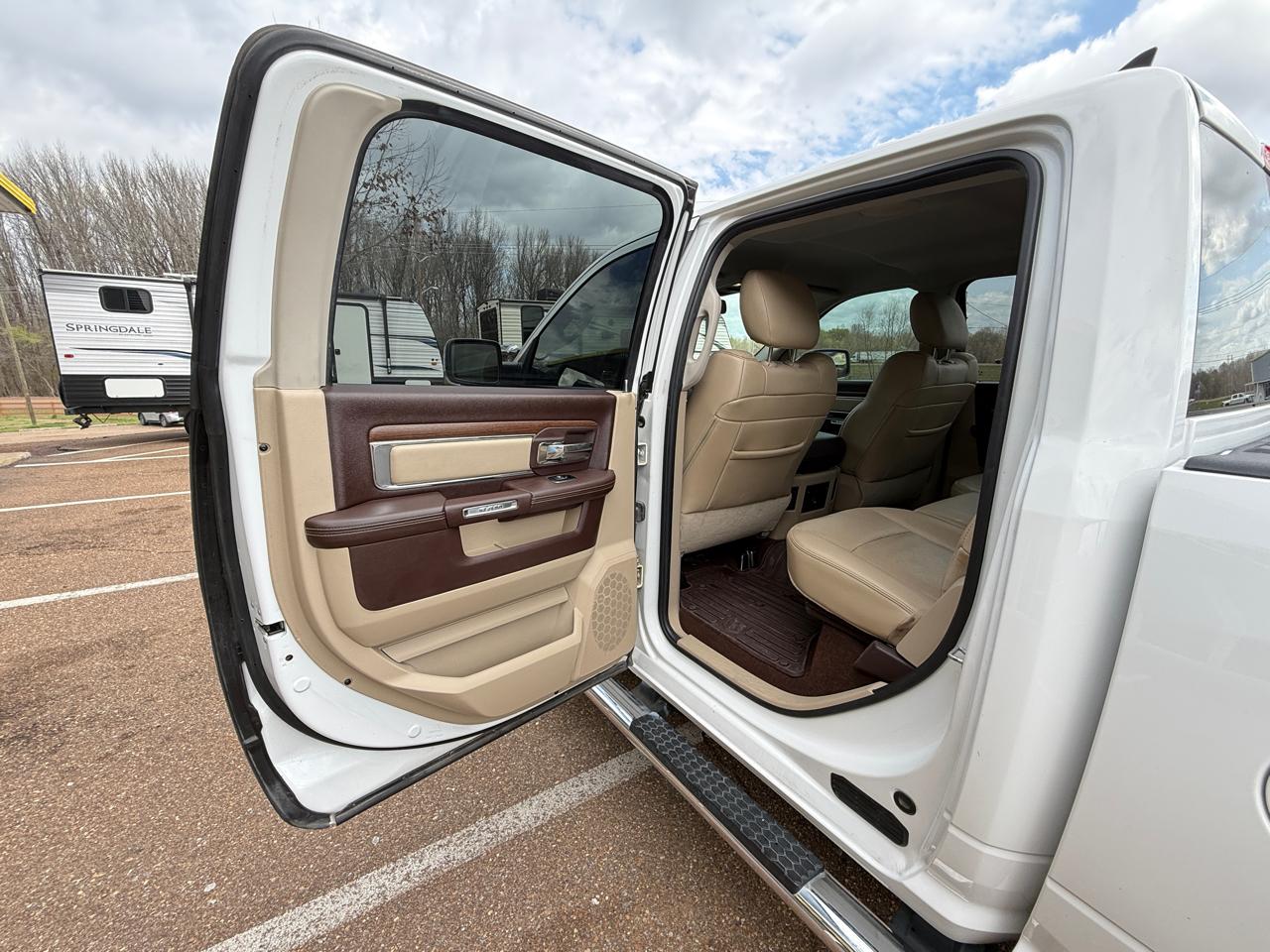 RAM 1500 Laramie Crew Cab SWB 4WD 2016