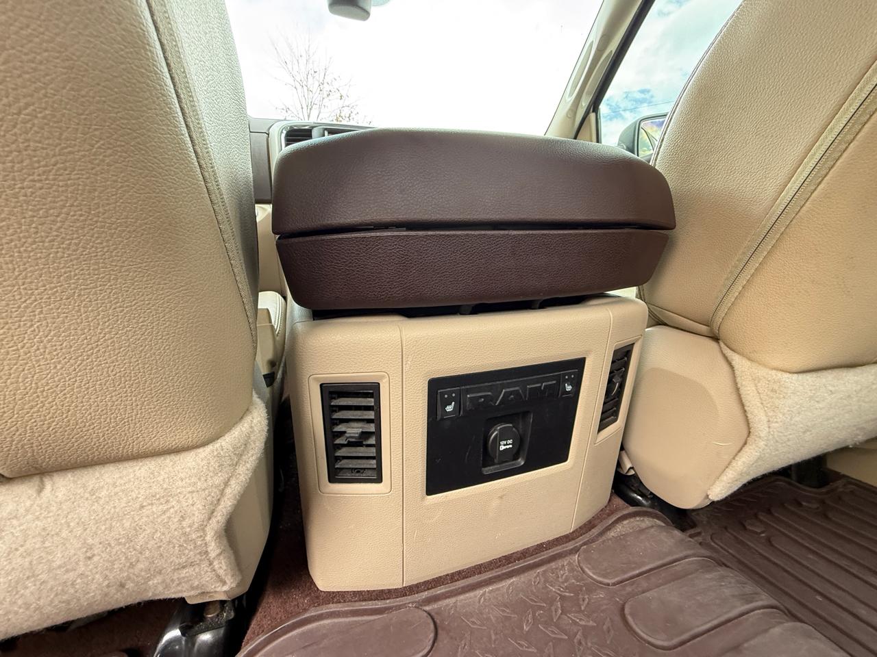 RAM 1500 Laramie Crew Cab SWB 4WD 2016