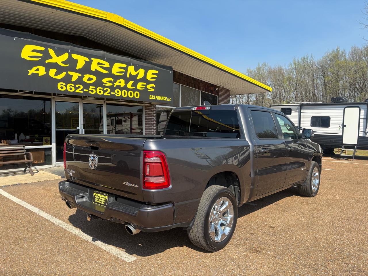 RAM 1500 Big Horn Crew Cab SWB 4WD 2022