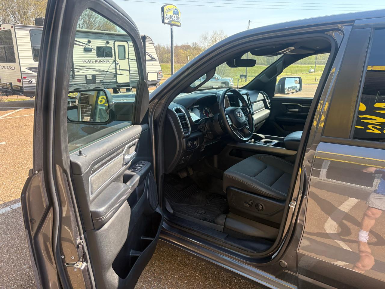 RAM 1500 Big Horn Crew Cab SWB 4WD 2022