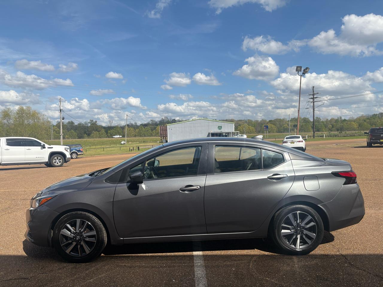 Nissan Versa SV 2021