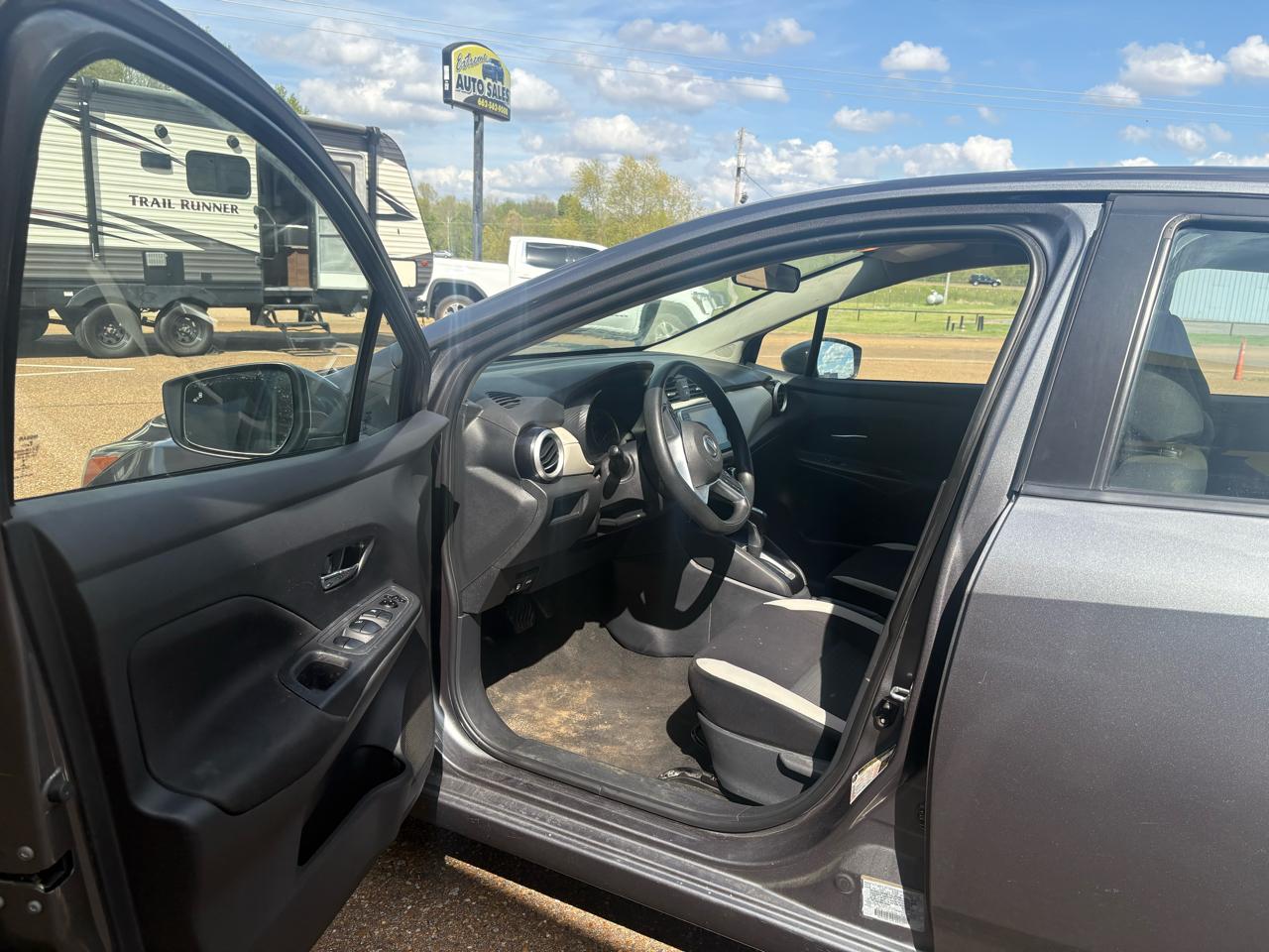 Nissan Versa SV 2021