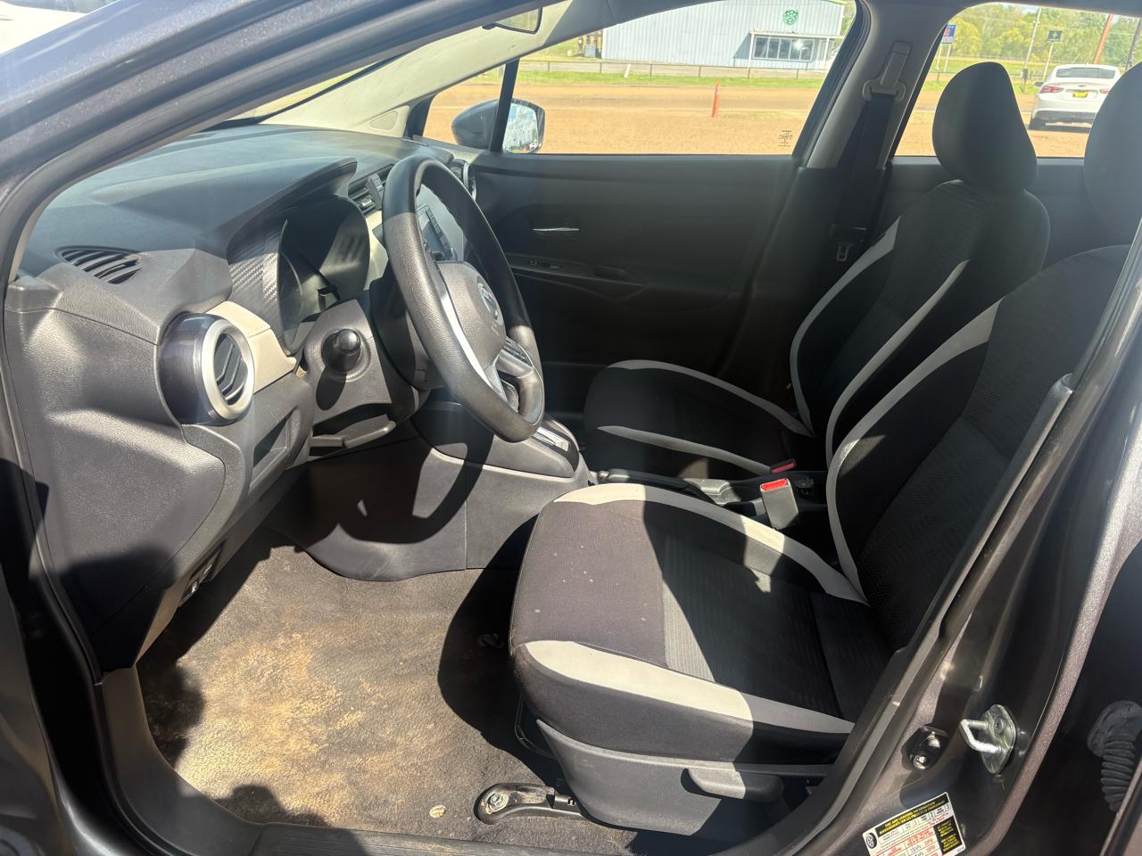 Nissan Versa SV 2021