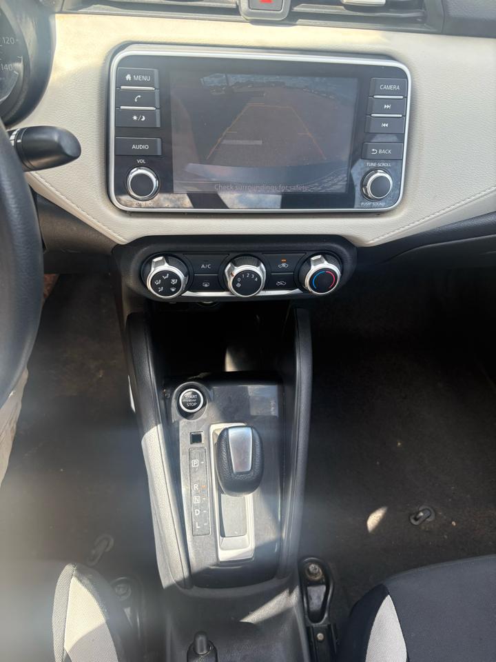 Nissan Versa SV 2021