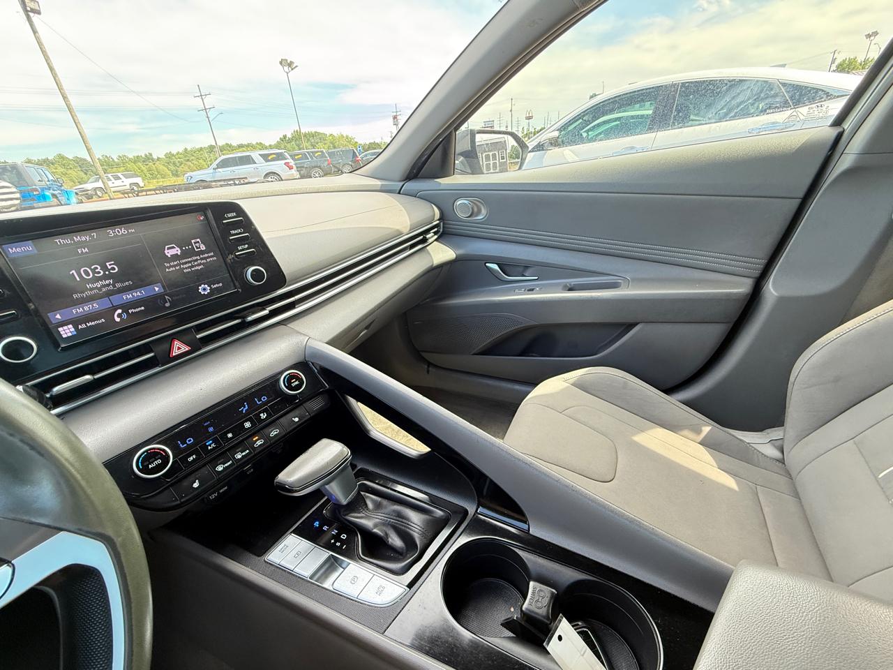 Hyundai Elantra SEL 2022