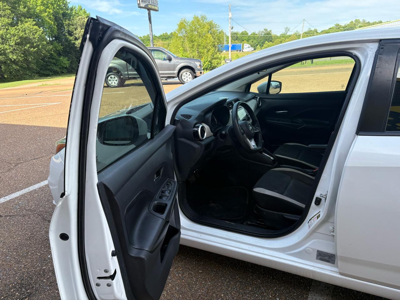 Nissan Versa SV 2020