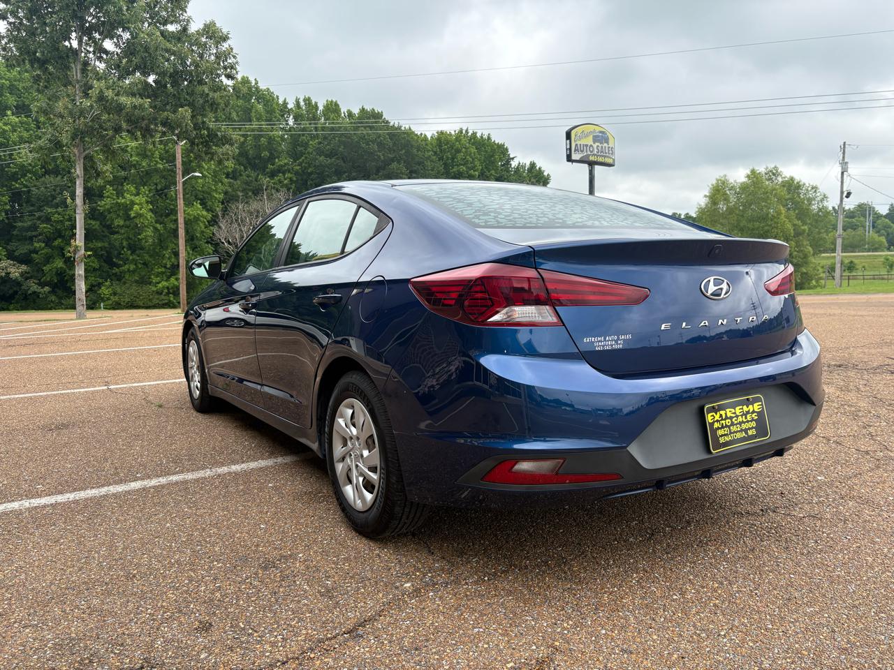 Hyundai Elantra SE 6AT 2019