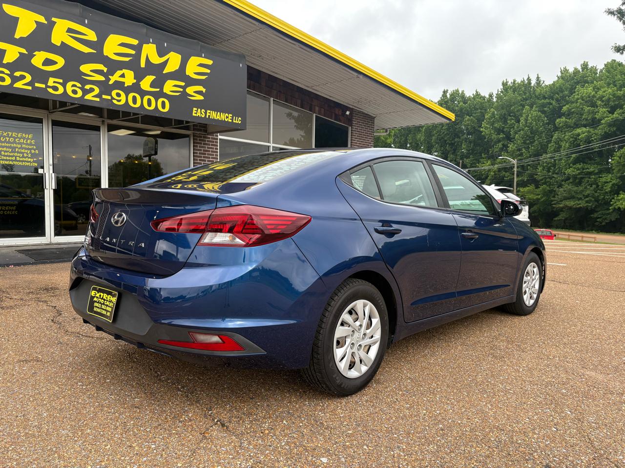 Hyundai Elantra SE 6AT 2019