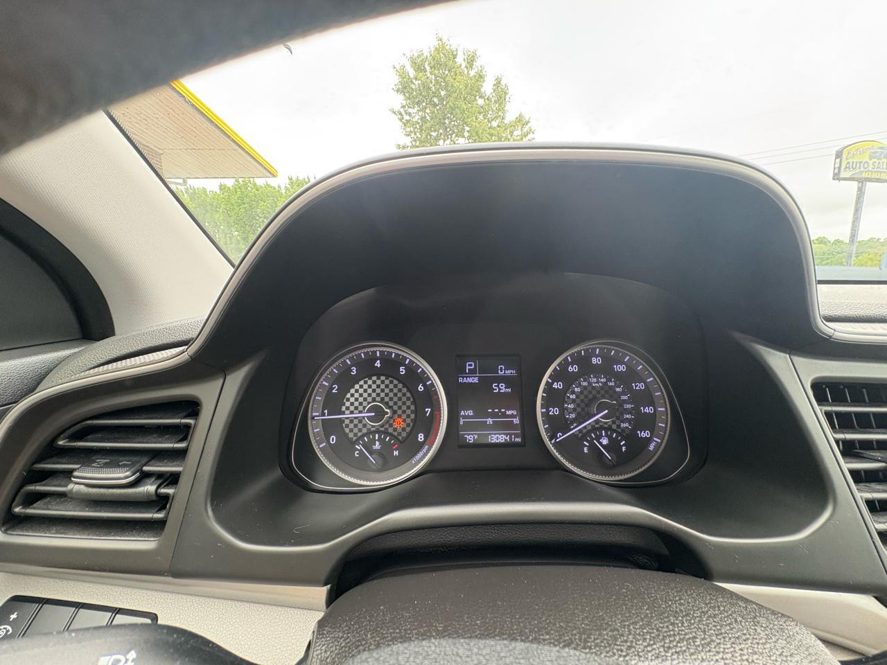 Hyundai Elantra SE 6AT 2019