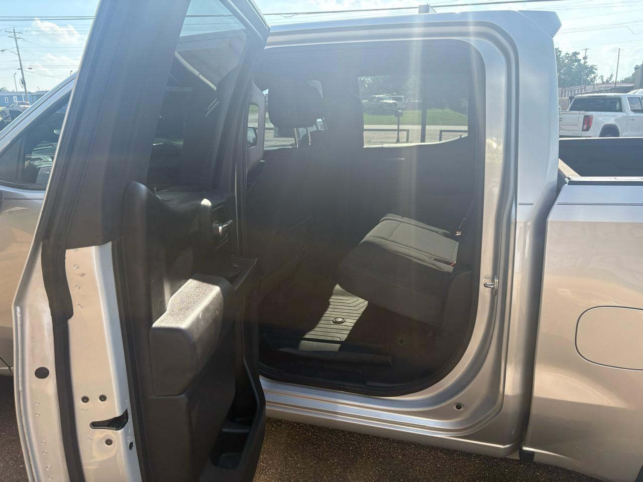 Chevrolet Silverado 1500 LT Crew Cab 4WD 2021