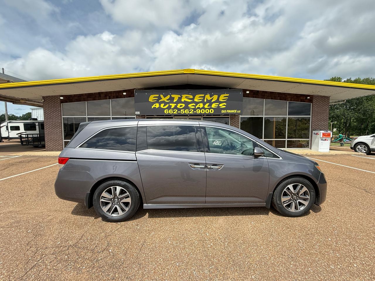 2015 Honda Odyssey Touring Elite's photo