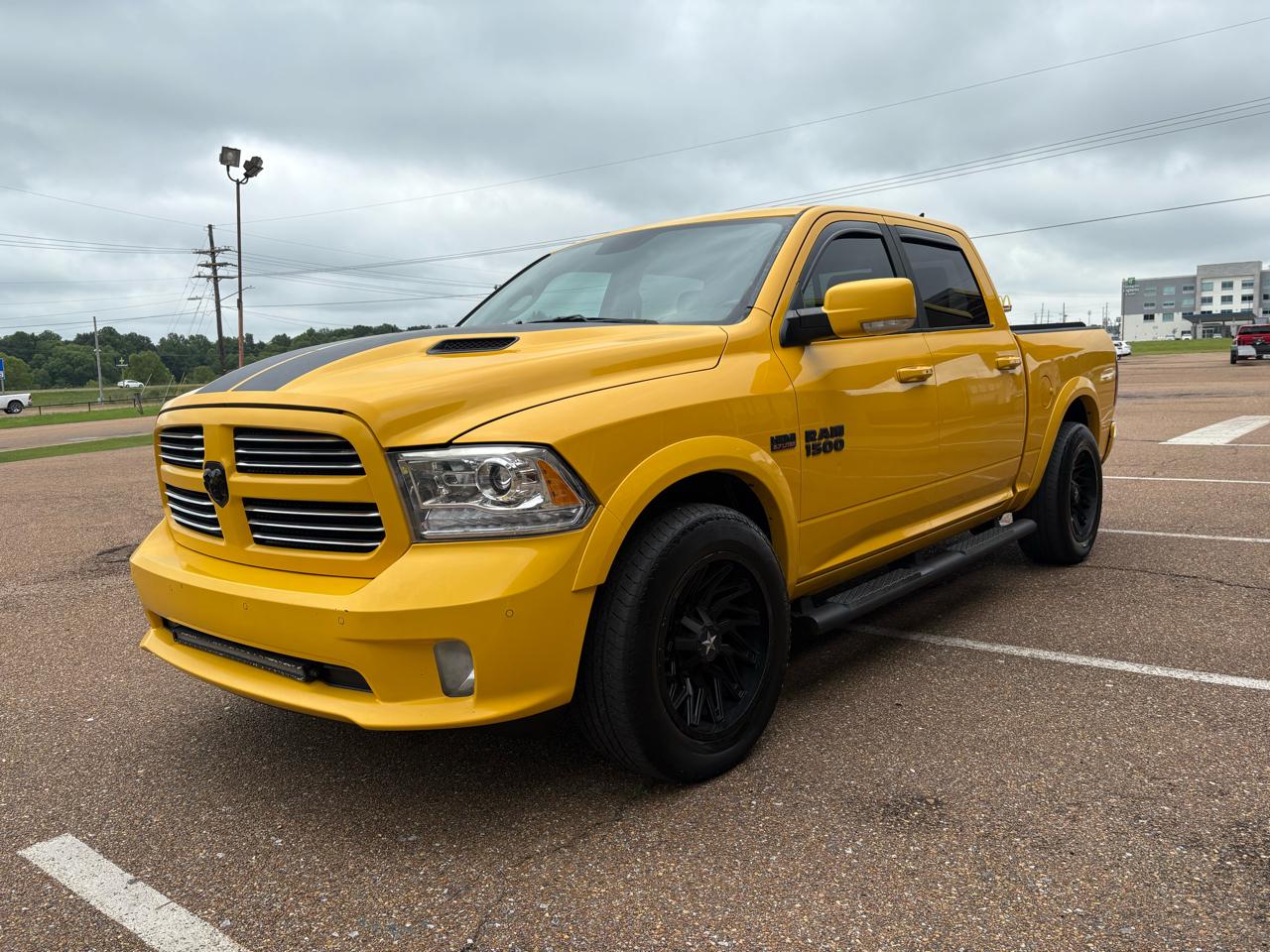 RAM 1500 Sport Crew Cab SWB 4WD 2016
