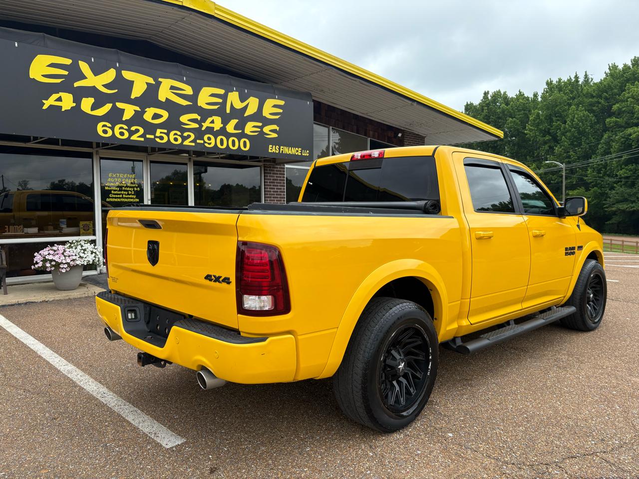 RAM 1500 Sport Crew Cab SWB 4WD 2016