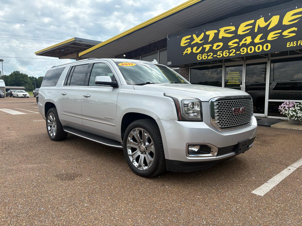 GMC Yukon XL Denali 4WD 2017