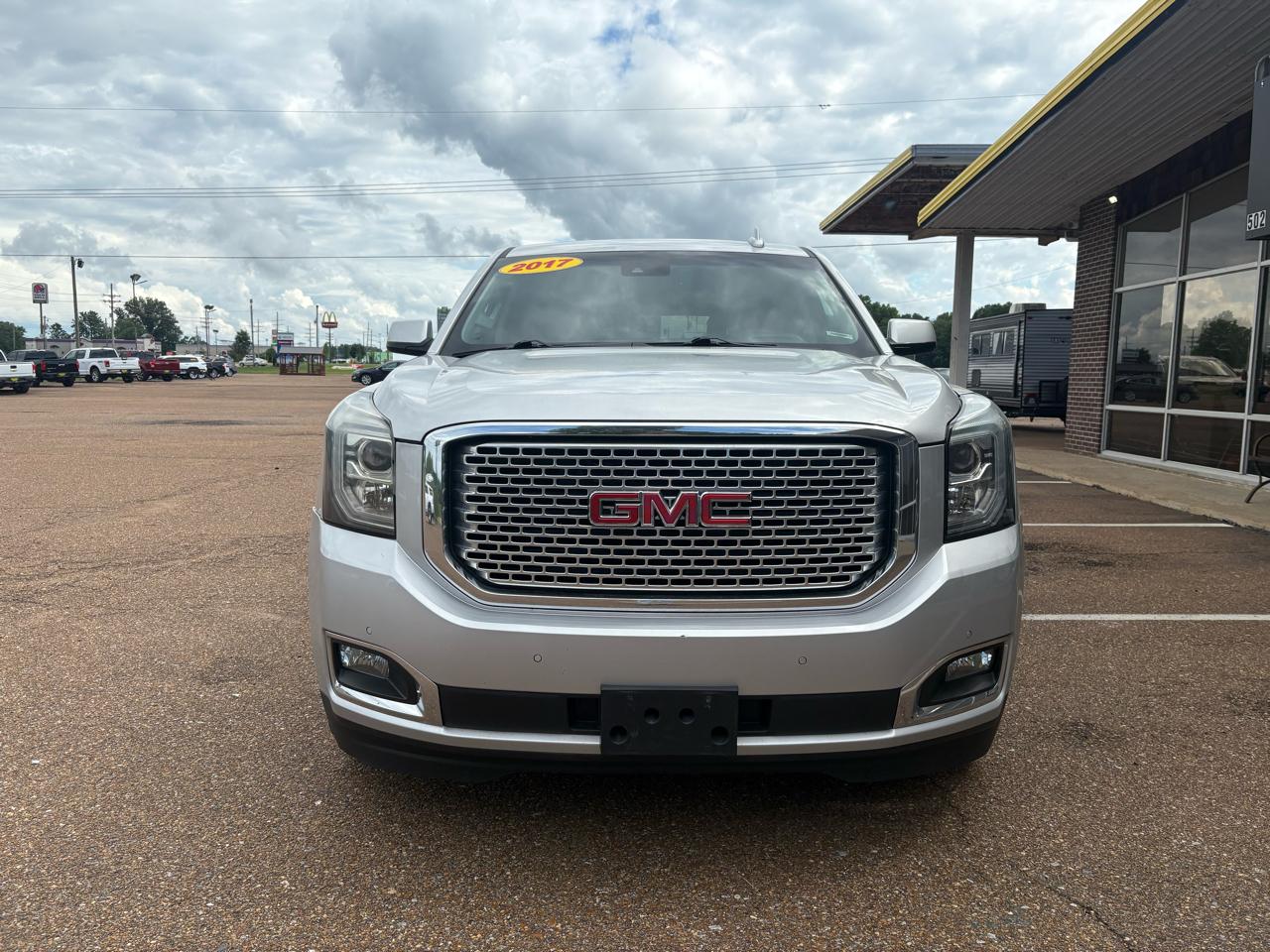 GMC Yukon XL Denali 4WD 2017