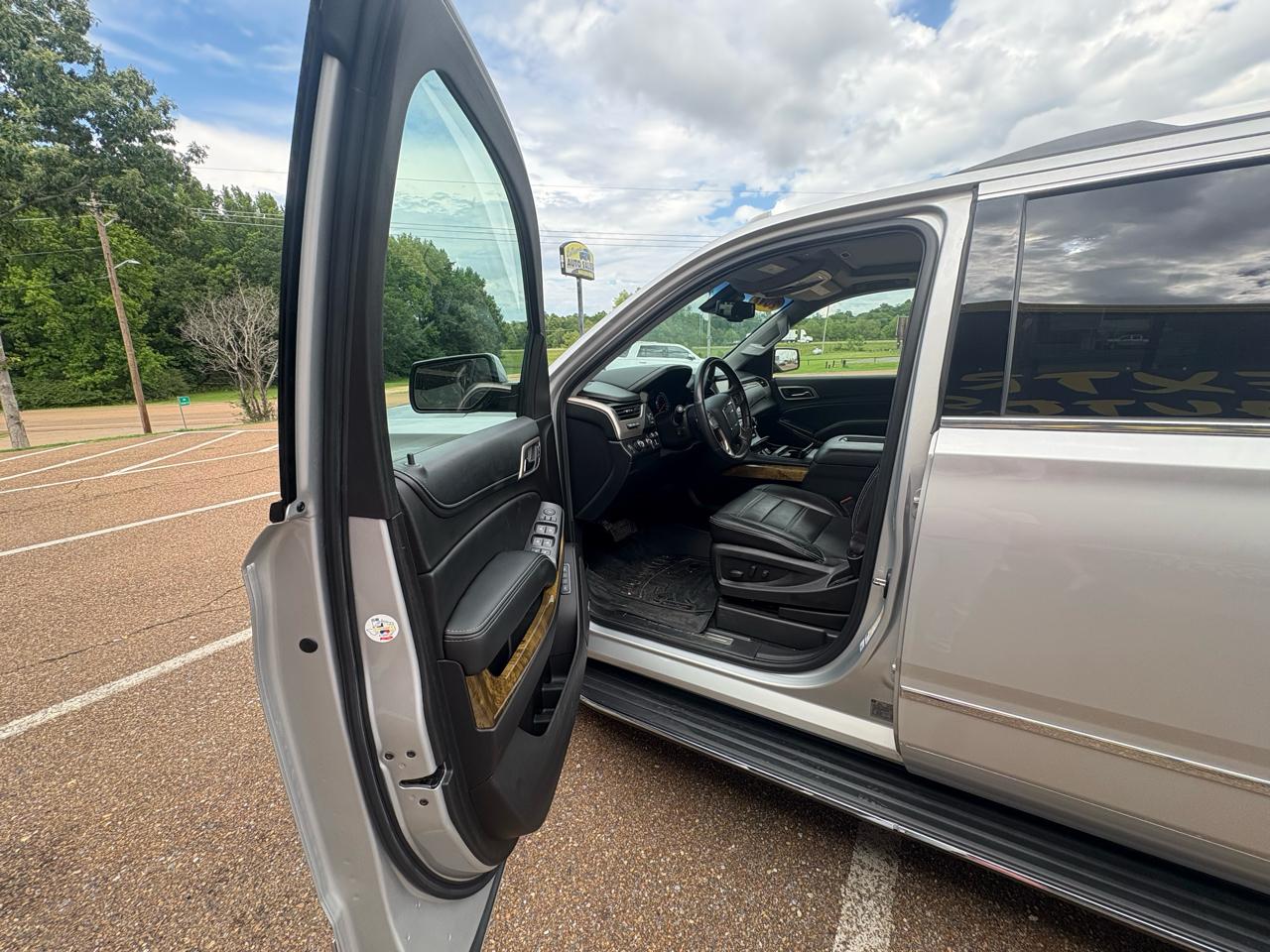 GMC Yukon XL Denali 4WD 2017