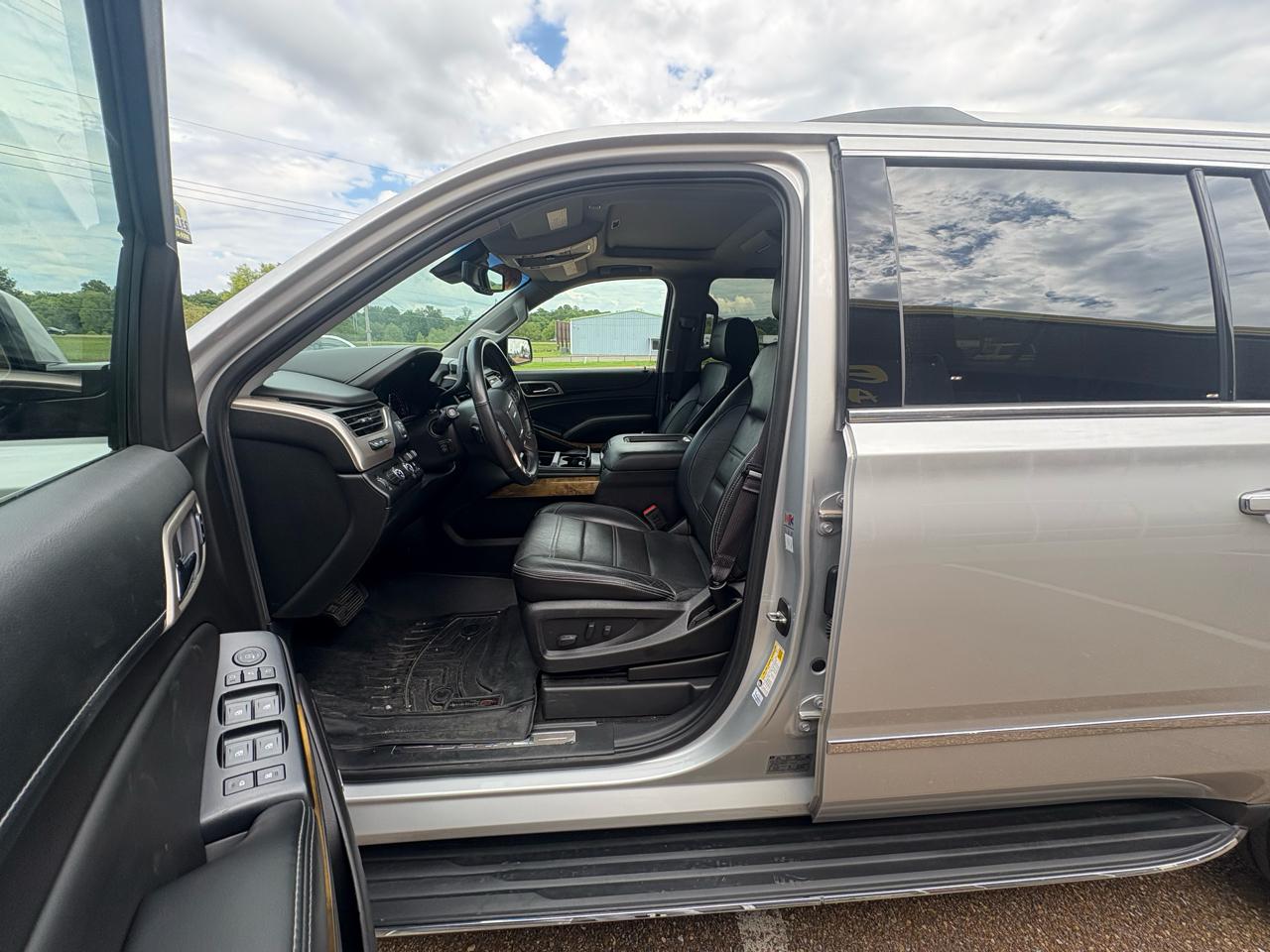 GMC Yukon XL Denali 4WD 2017