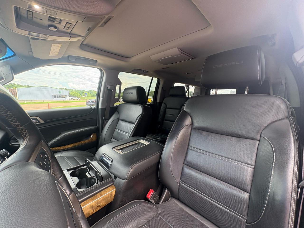 GMC Yukon XL Denali 4WD 2017