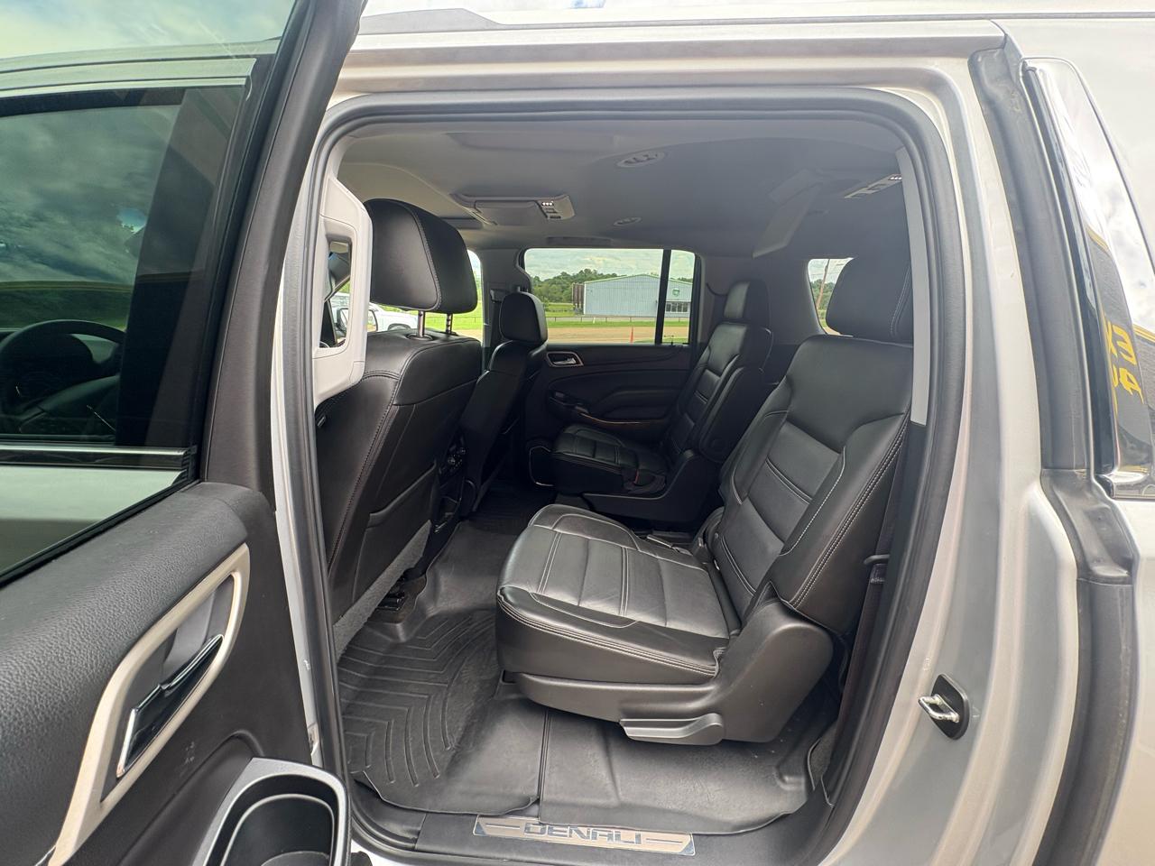 GMC Yukon XL Denali 4WD 2017