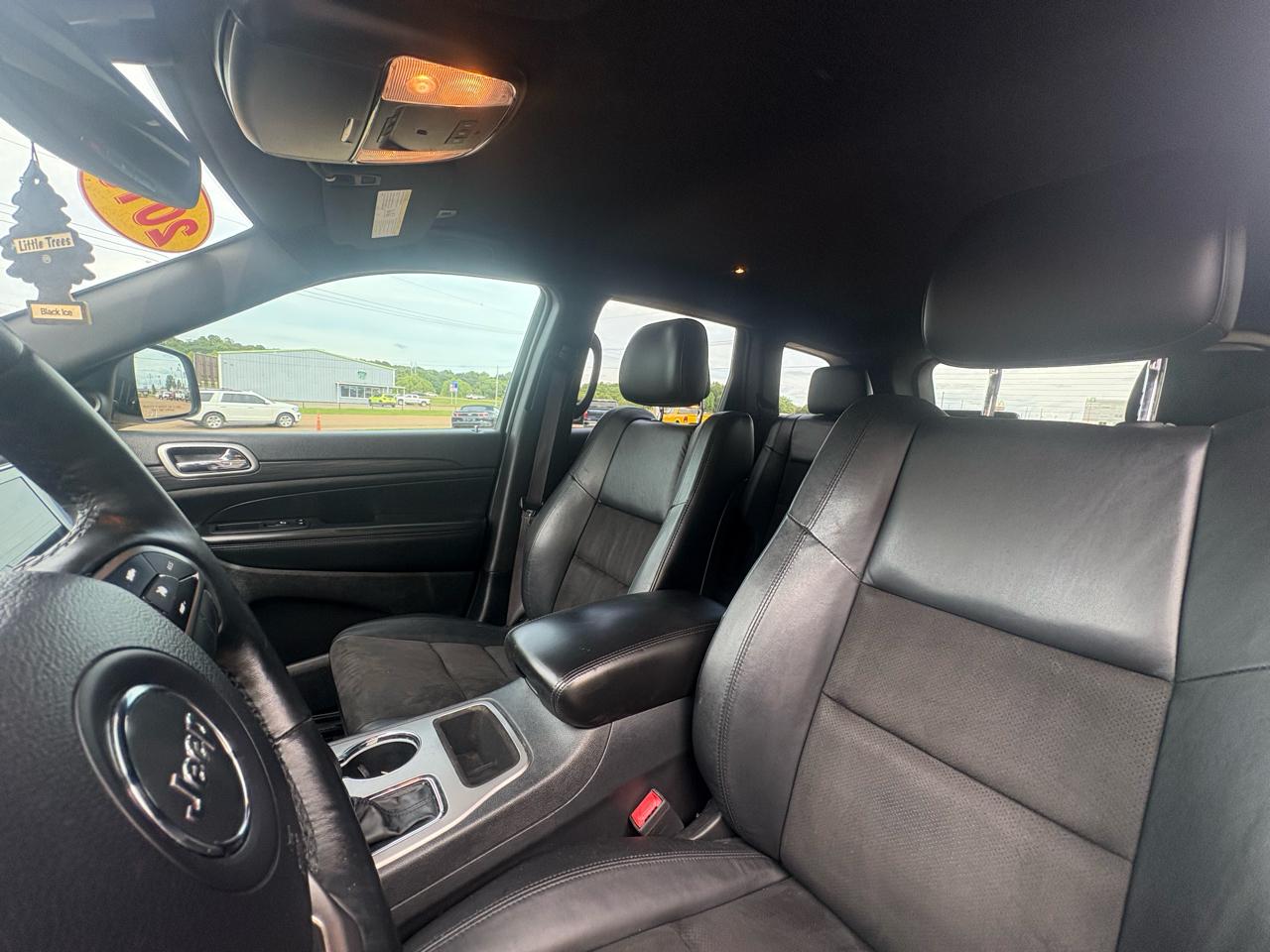 Jeep Grand Cherokee Laredo 4WD 2019