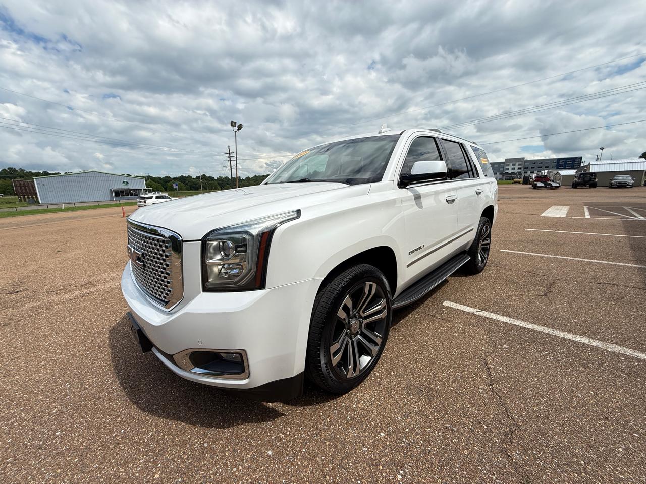 GMC Yukon Denali 4WD 2017