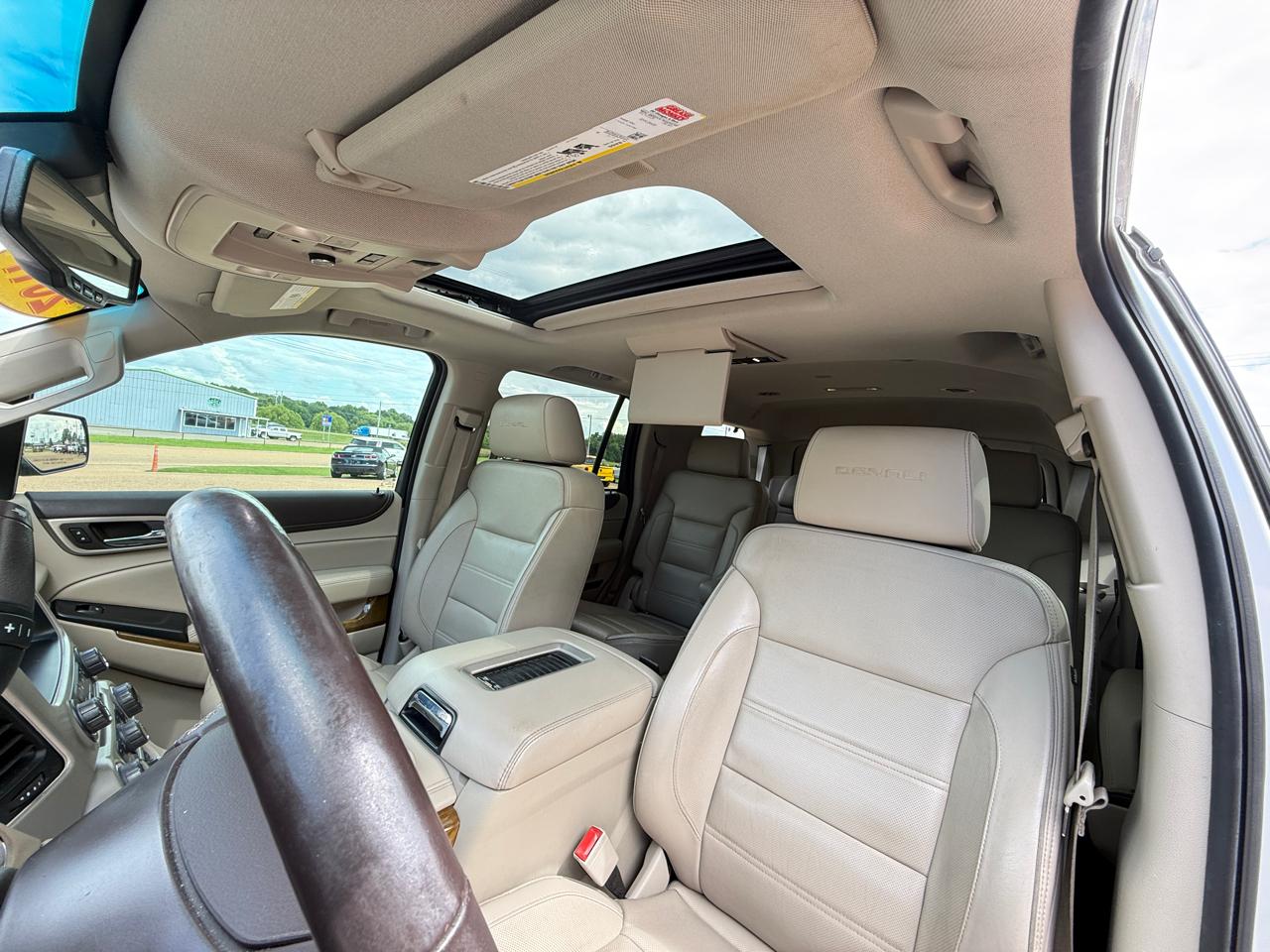 GMC Yukon Denali 4WD 2017