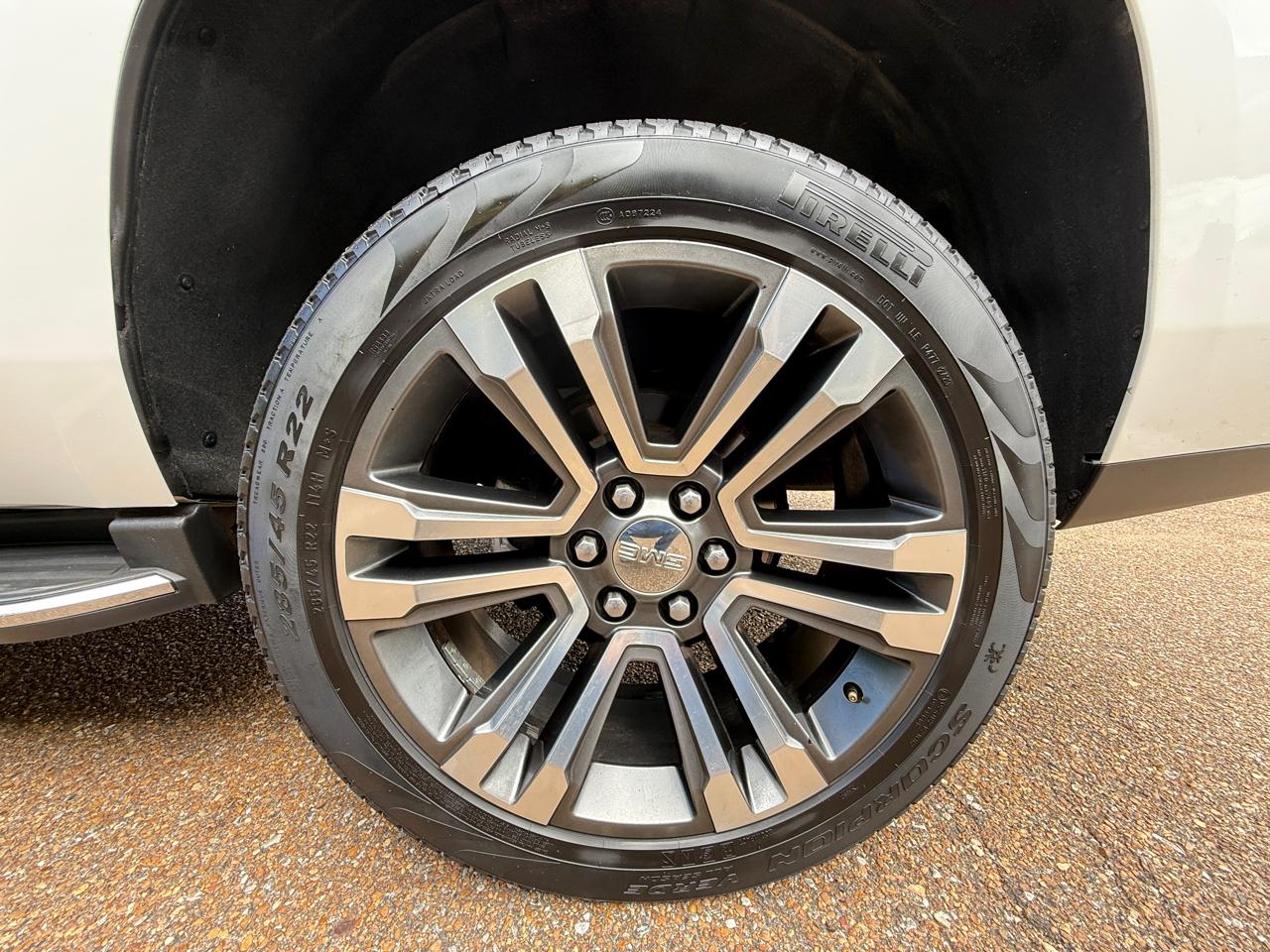 GMC Yukon Denali 4WD 2017