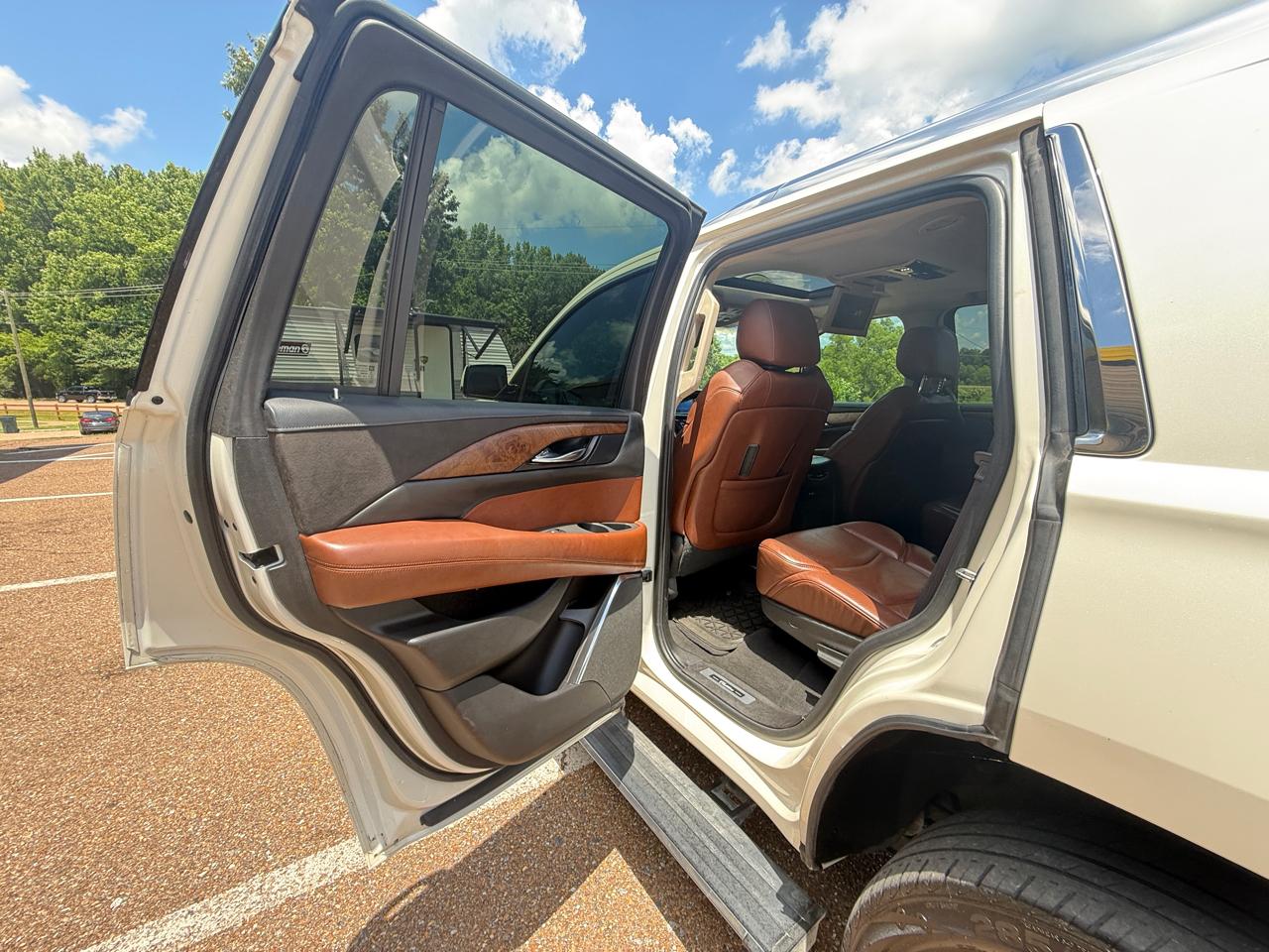 Cadillac Escalade 4WD 4dr Premium 2015
