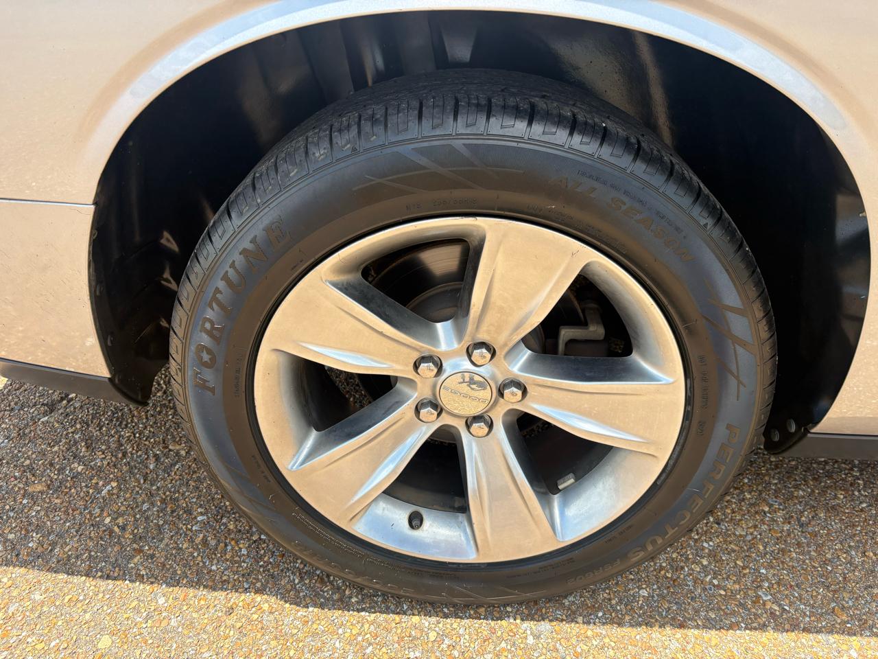 Dodge Challenger 2dr Cpe SXT 2015
