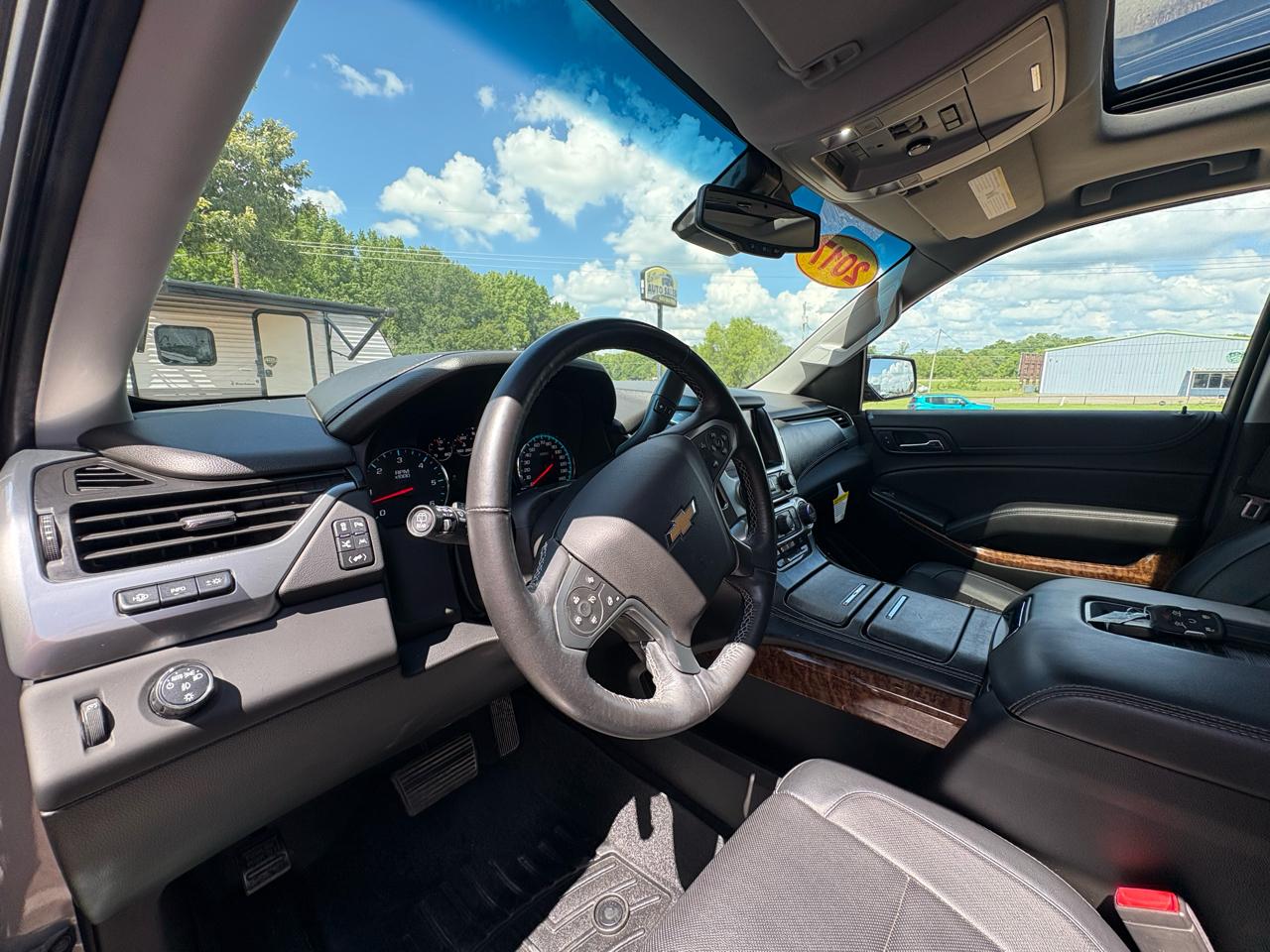 Chevrolet Suburban 2WD 4dr 1500 Premier 2017